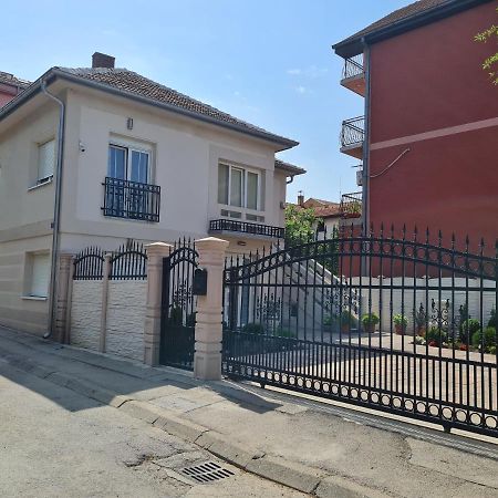 "Astor16" Apartments Ni المظهر الخارجي الصورة