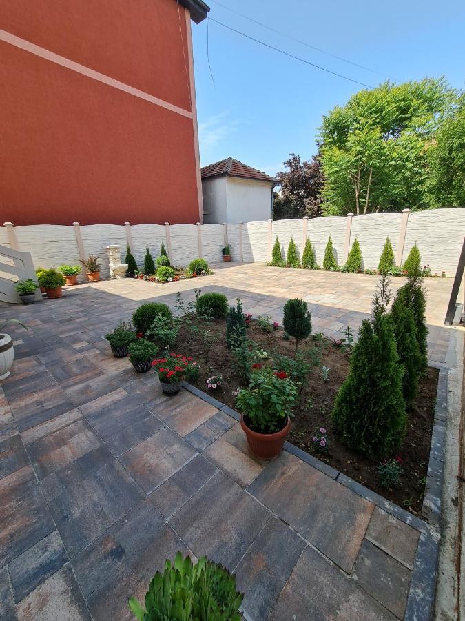 "Astor16" Apartments Ni المظهر الخارجي الصورة